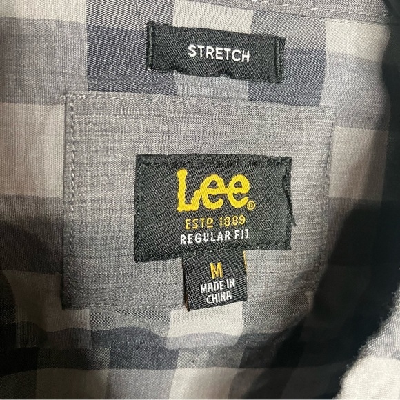 Lee black & gray checkered button down shirt size medium - Picture 3 of 5